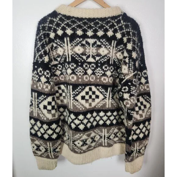 Shangrila Craft Men's Sz. XL Hand Knit Cream/Grey/Black Wool Heavy Sweater